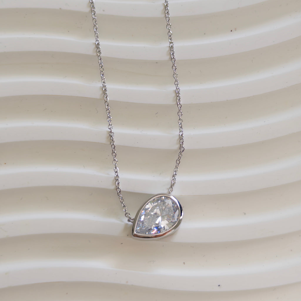 Arlet Pear Necklace