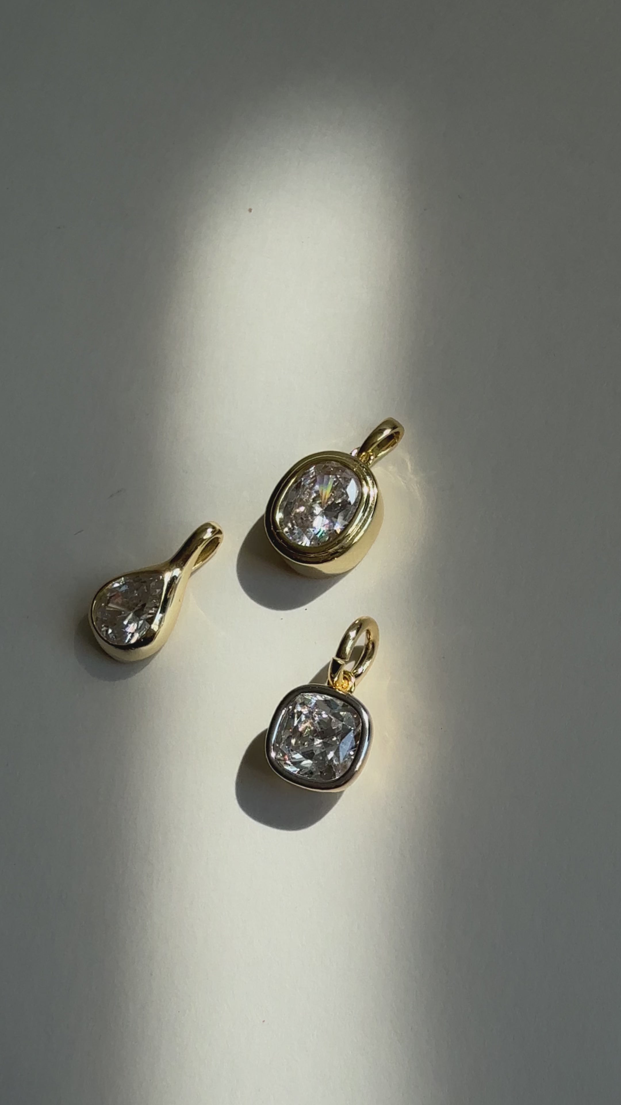 Kendall Oval Pendant
